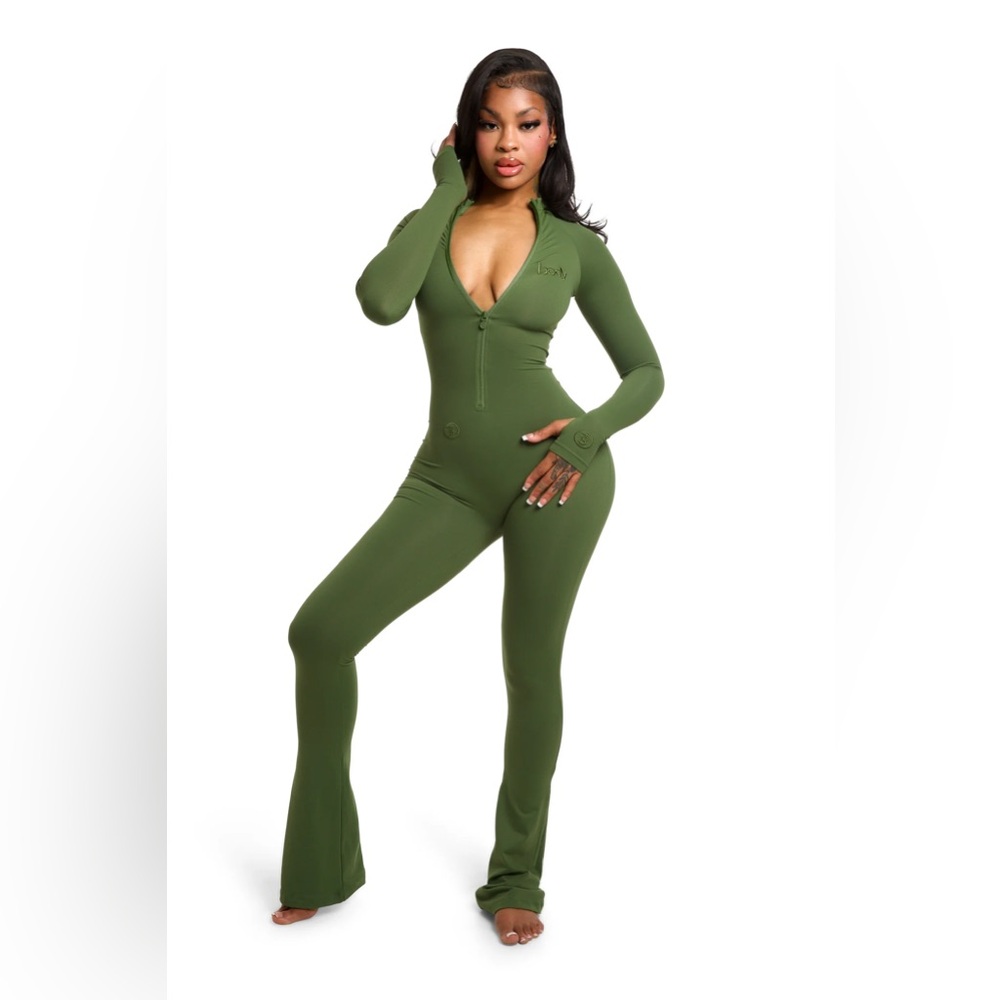 basics jumpsuit (light olive)